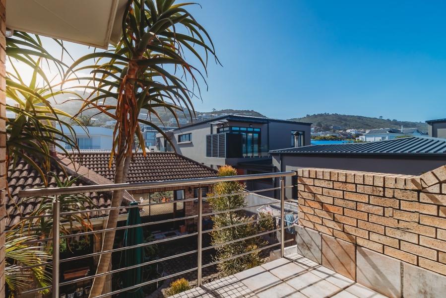 7 Bedroom Property for Sale in Outeniqua Strand Western Cape